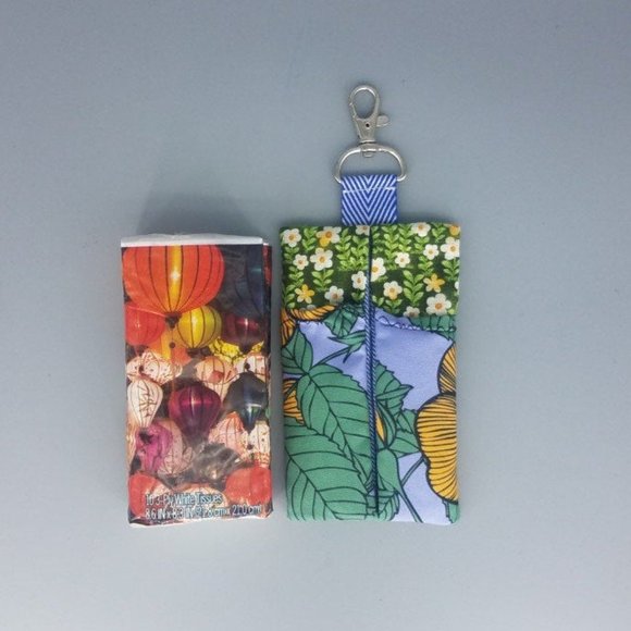 Vintage Flower Travel Tissue Holder Keychain - Picture 2 of 8
